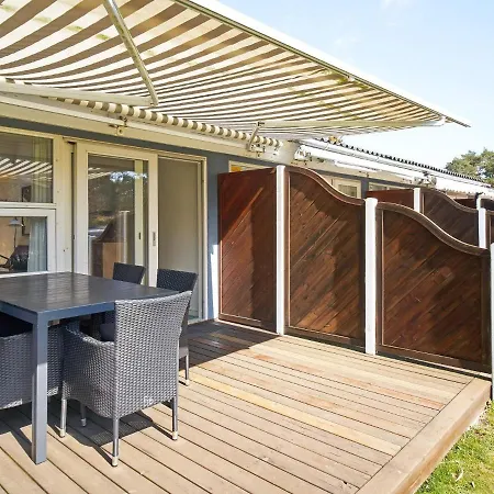 4 Person In Nexo-by Traum *